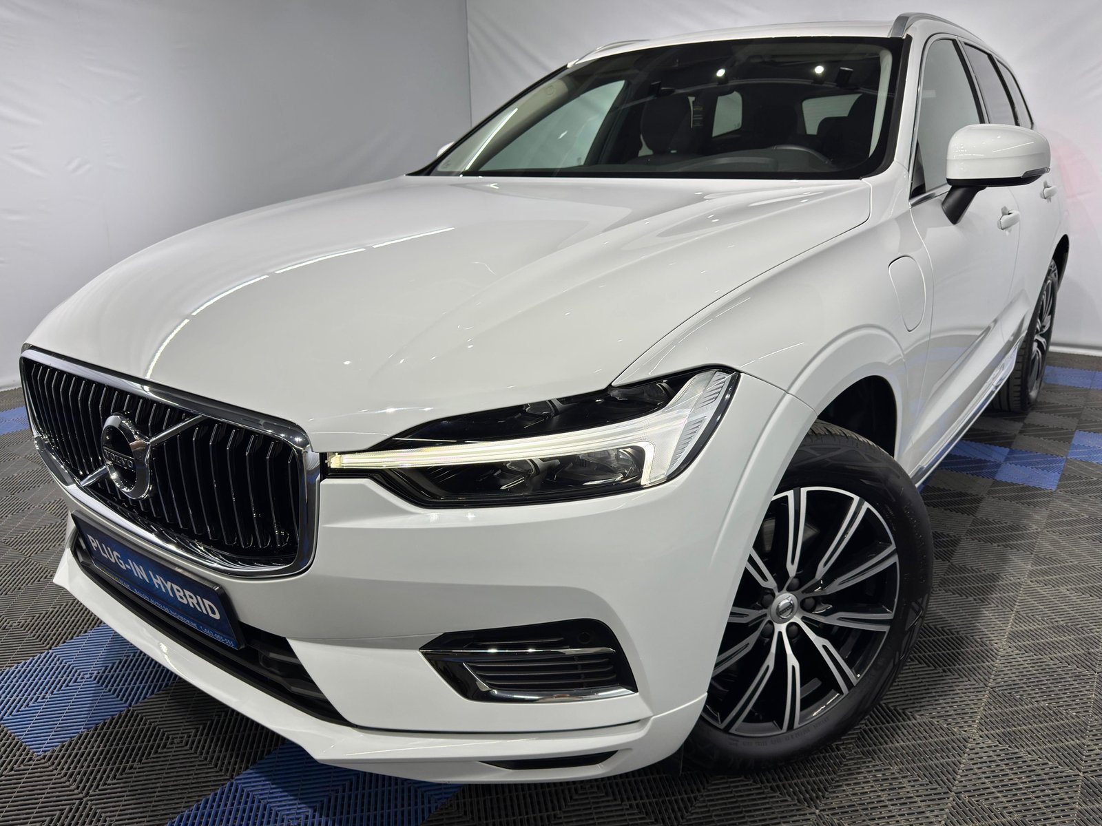 Volvo XC60 2017 - image Volvo XC60 2017 - image