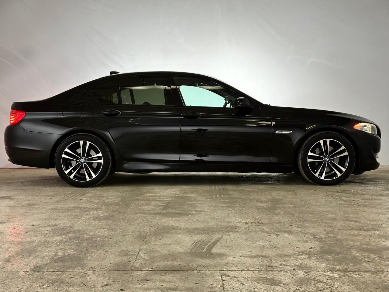 BMW 5 Series F10/F11 (2010 - 2017) image