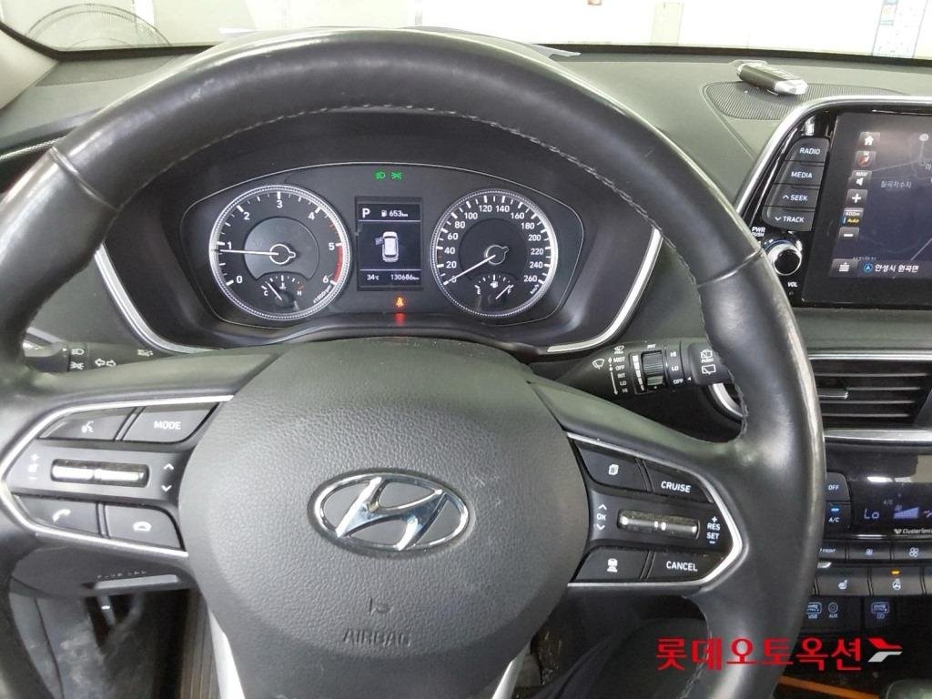 Hyundai Santa Fe IV (2018 - ) image