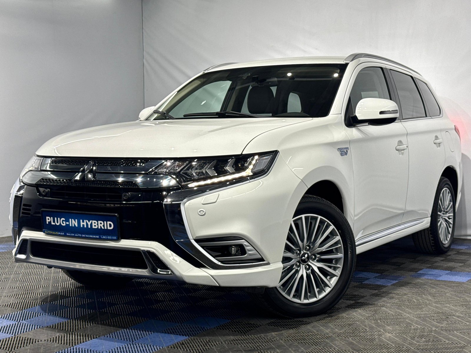 Mitsubishi Outlander III (2012 - 2021) image Mitsubishi Outlander III (2012 - 2021) image