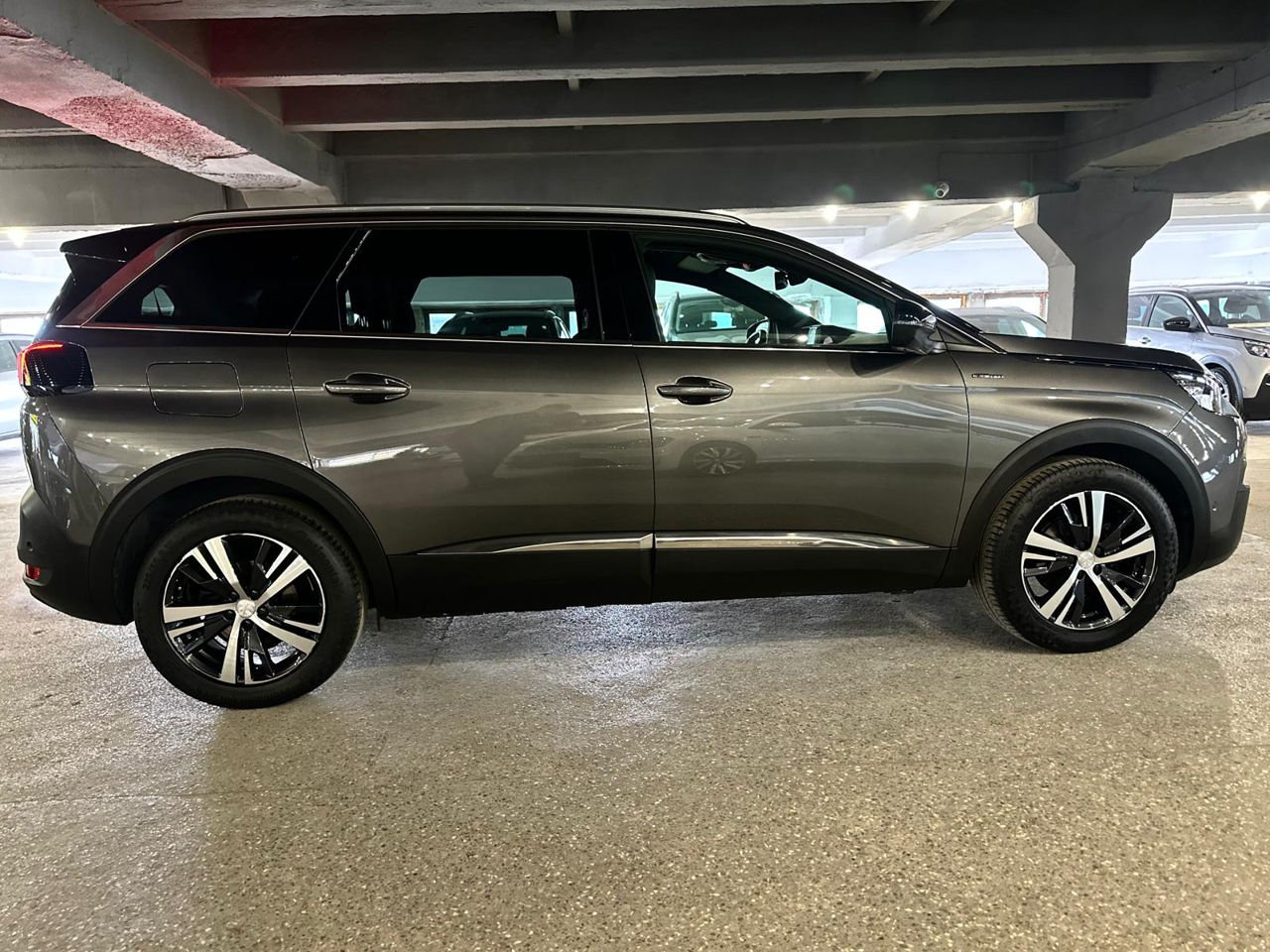 Peugeot 5008 II (2017 - ) image