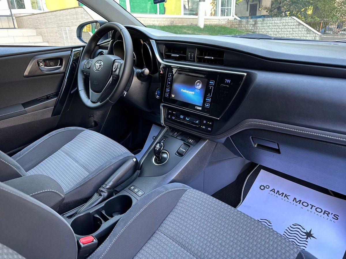 Toyota Auris 2012 - 2018 image