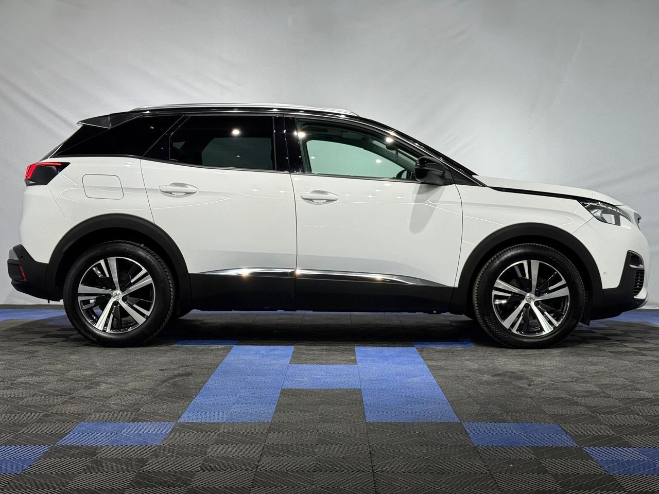 Peugeot 3008 II (2016 - ) image Peugeot 3008 II (2016 - ) image
