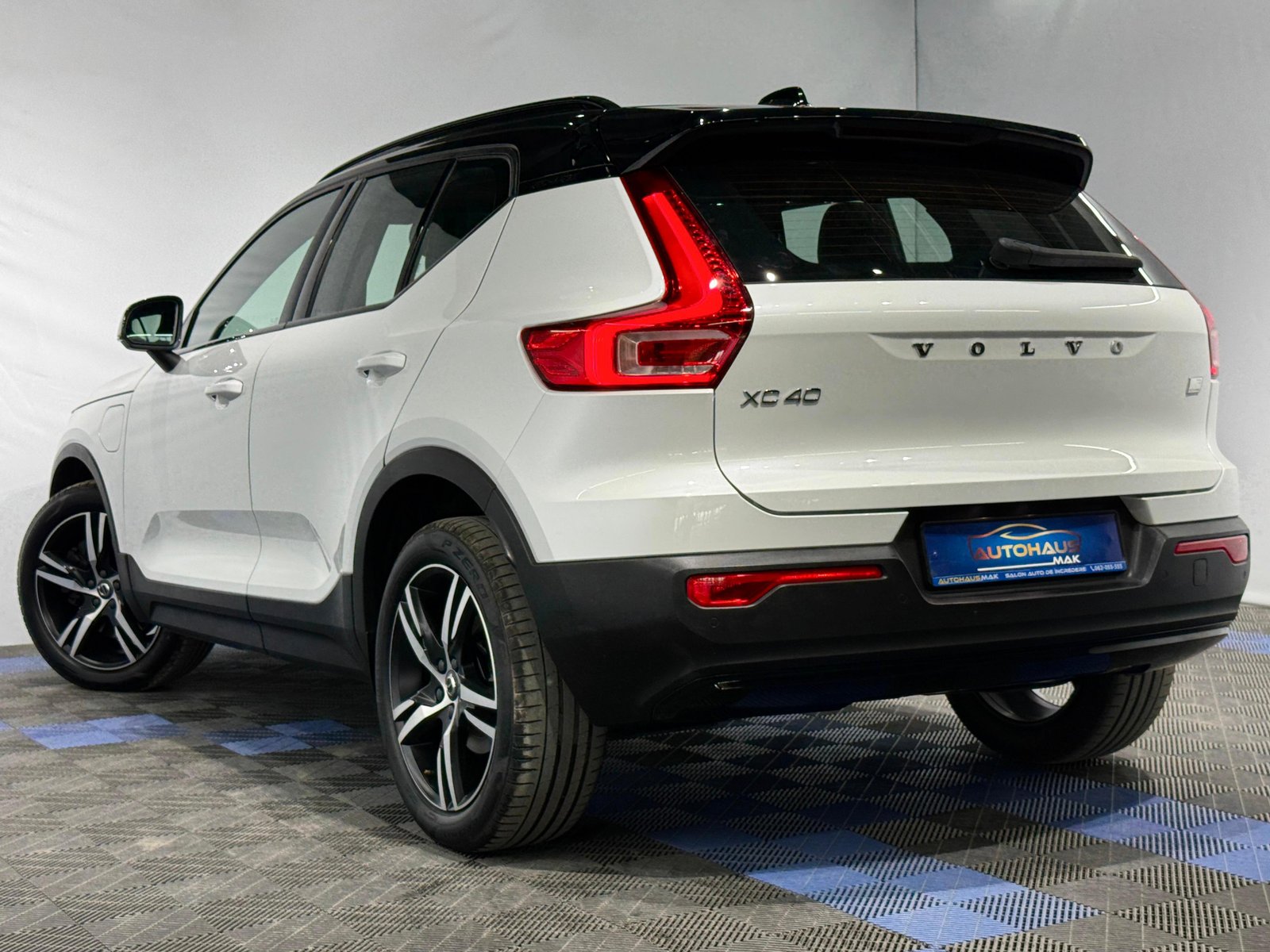 Volvo XC40 2017 - image Volvo XC40 2017 - image