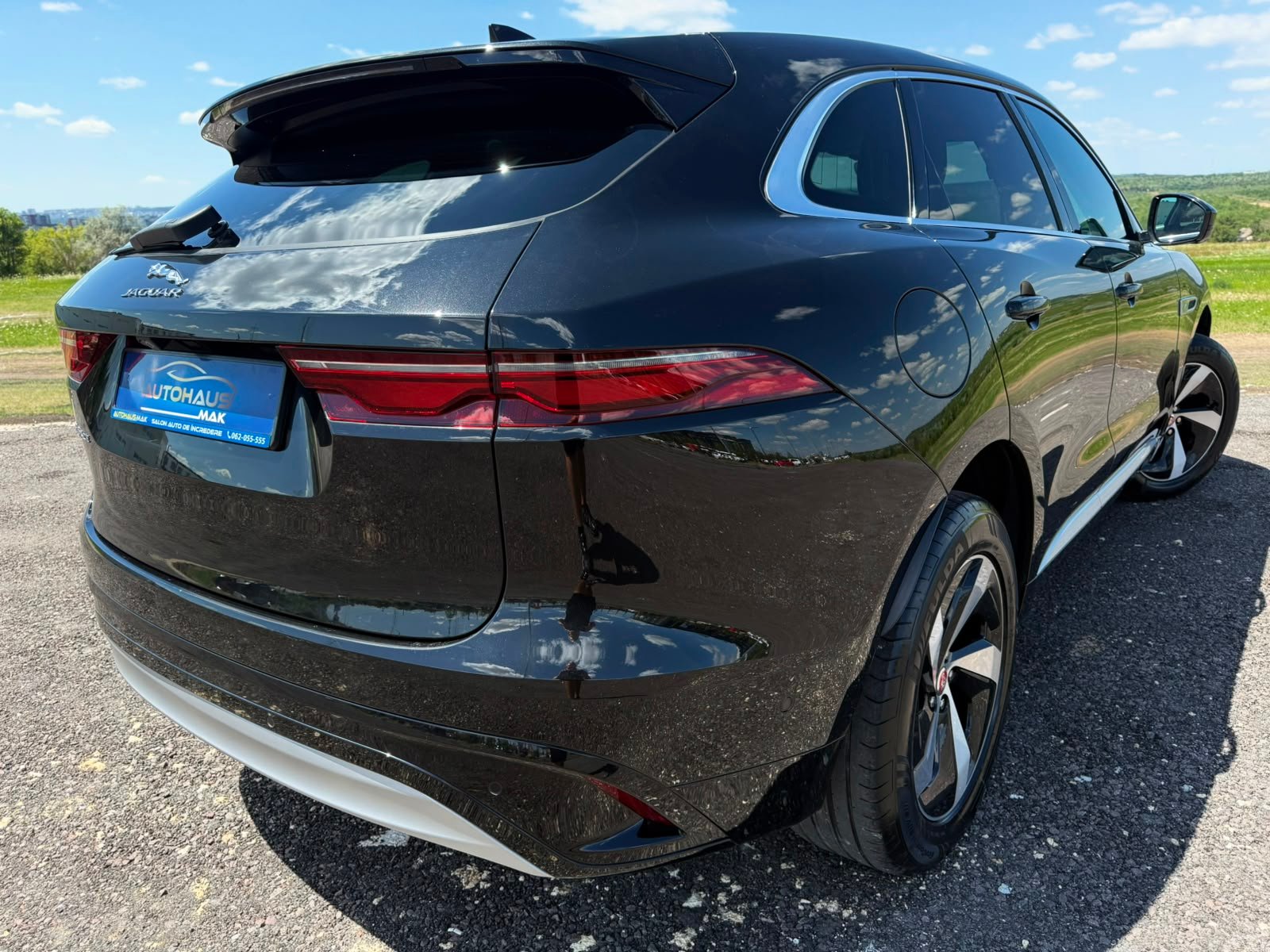 Jaguar F-PACE I (2015 - ) image