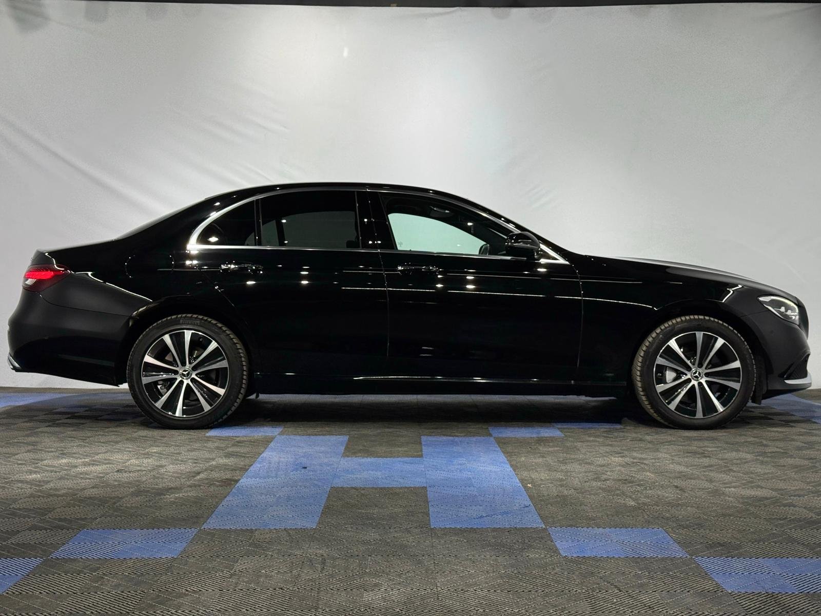 Mercedes-Benz E-Class W213 (2016 - 2023) image