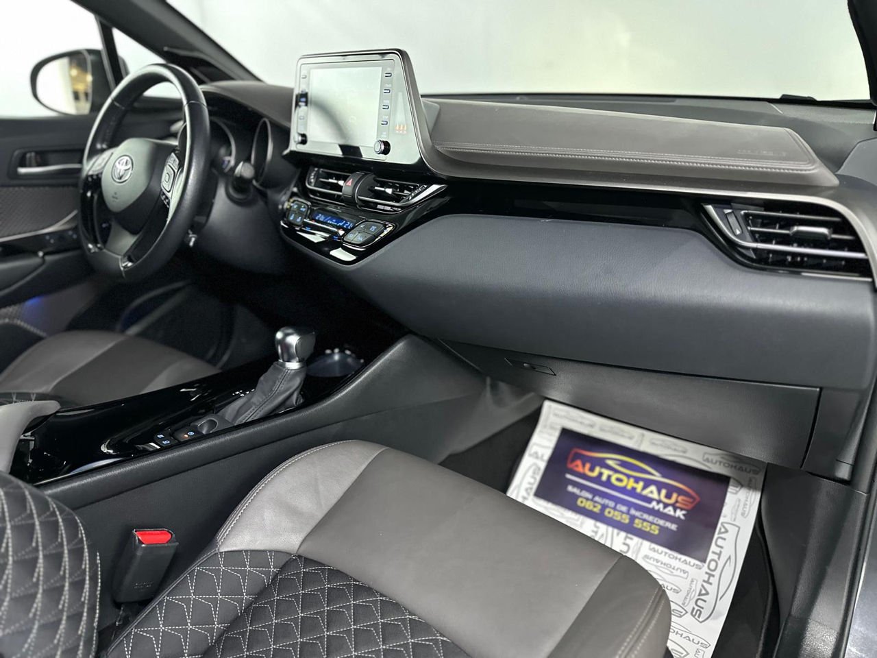 Toyota C-HR 2016 - image Toyota C-HR 2016 - image