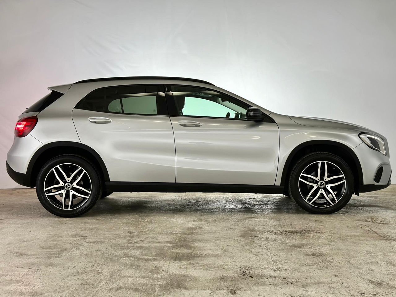 Mercedes-Benz GLA-Class X156 (2013 - 2019) image