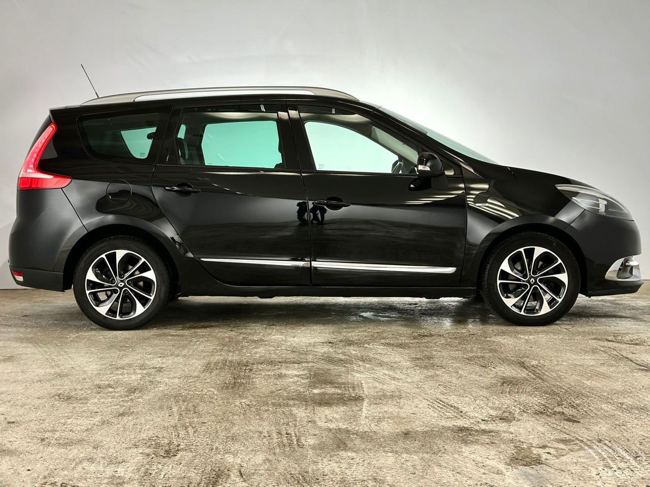 Renault Scenic III (2009 - 2016) image