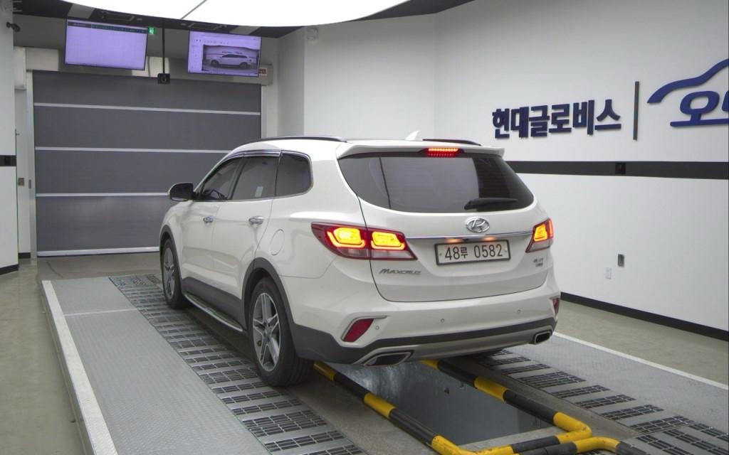 Hyundai Santa Fe III (2012 - 2018) image