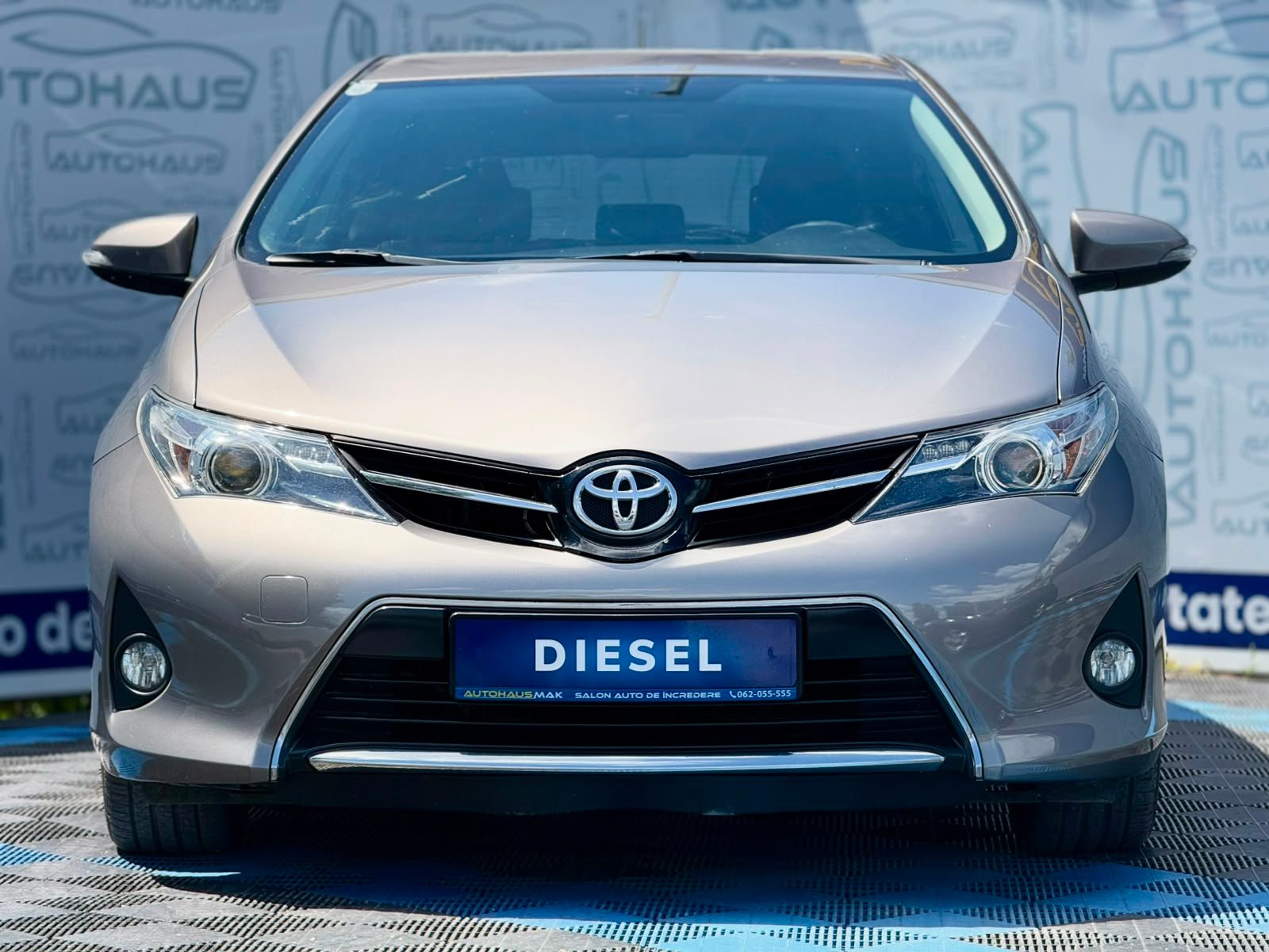 Toyota Auris 2012 - 2018 image