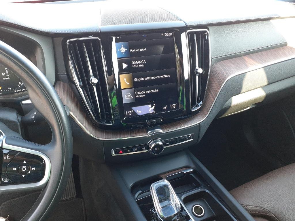 Volvo XC60 2017 - image Volvo XC60 2017 - image