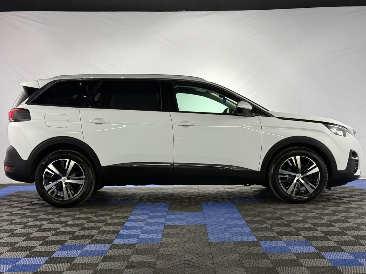 Peugeot 5008 II (2017 - ) image