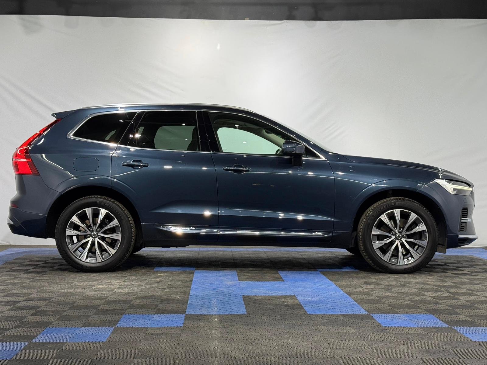 Volvo XC60 2017 - image Volvo XC60 2017 - image