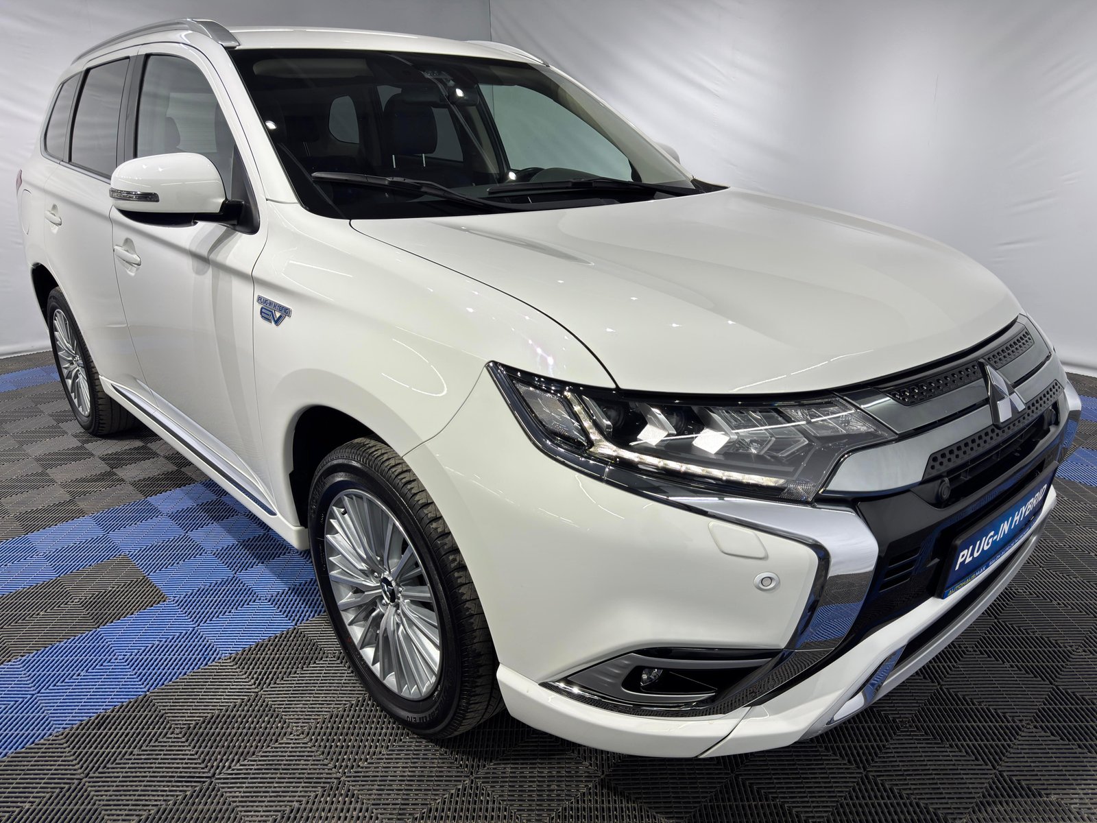 Mitsubishi Outlander III (2012 - 2021) image Mitsubishi Outlander III (2012 - 2021) image