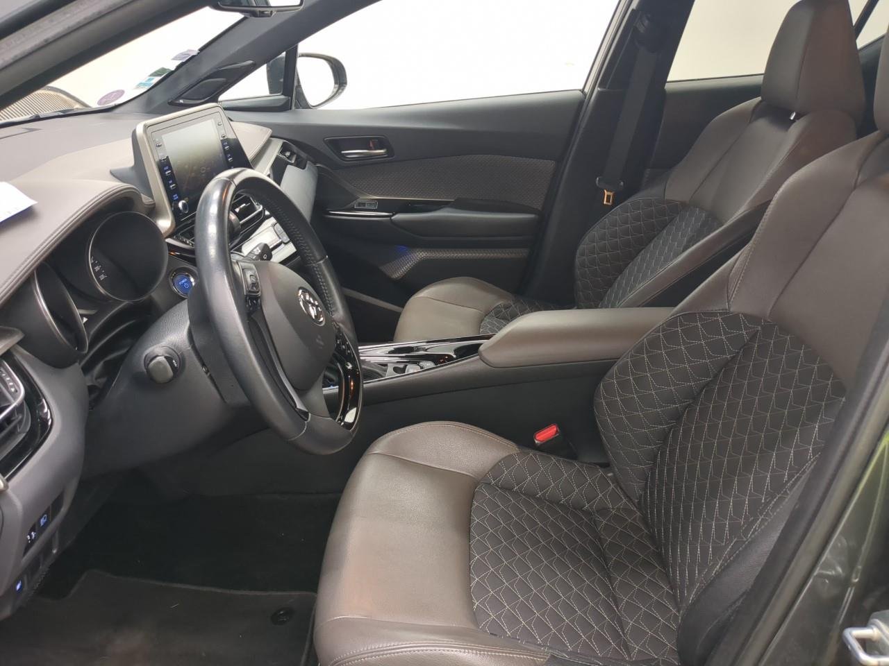 Toyota C-HR 2016 - image Toyota C-HR 2016 - image