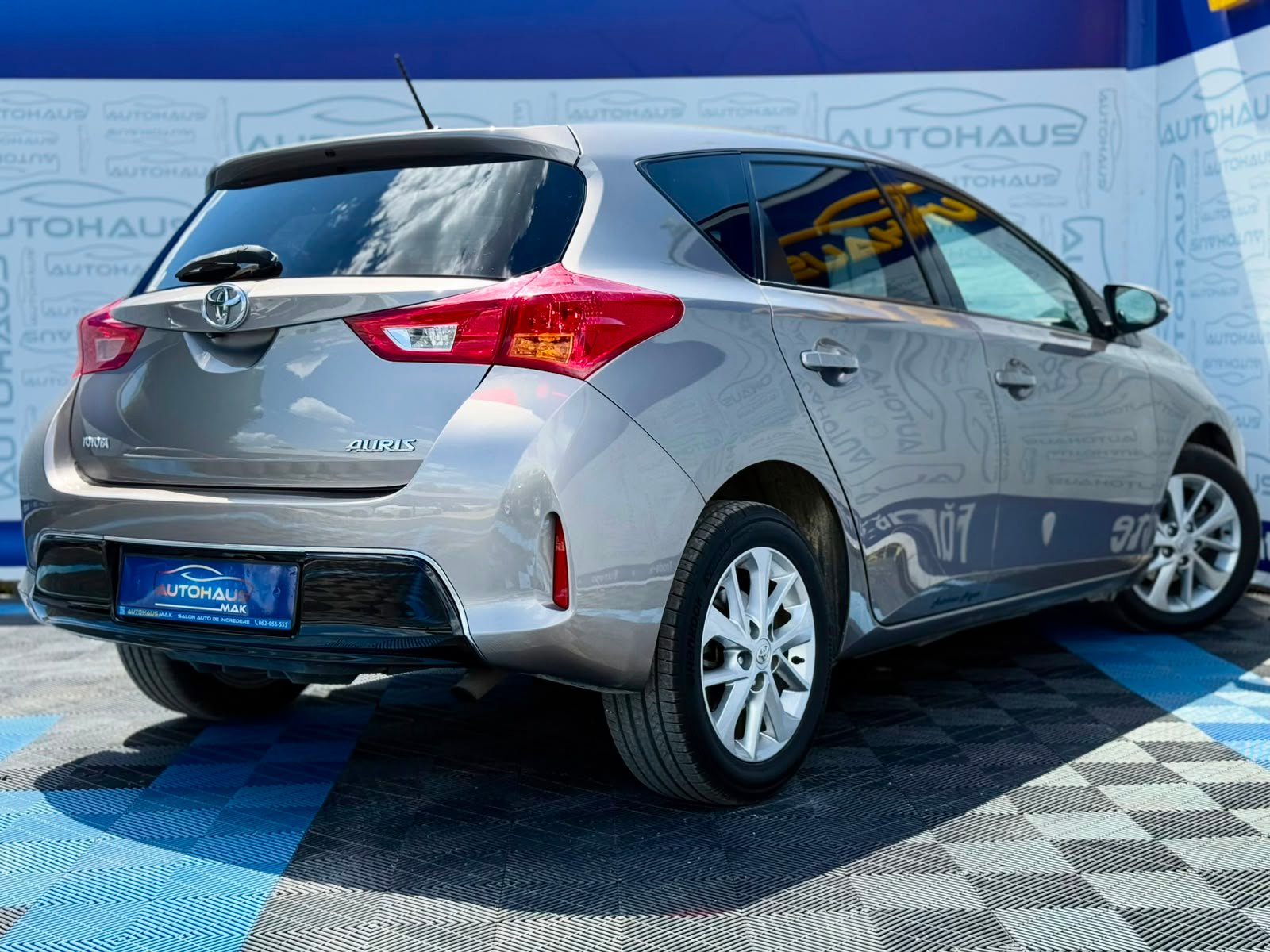 Toyota Auris 2012 - 2018 image