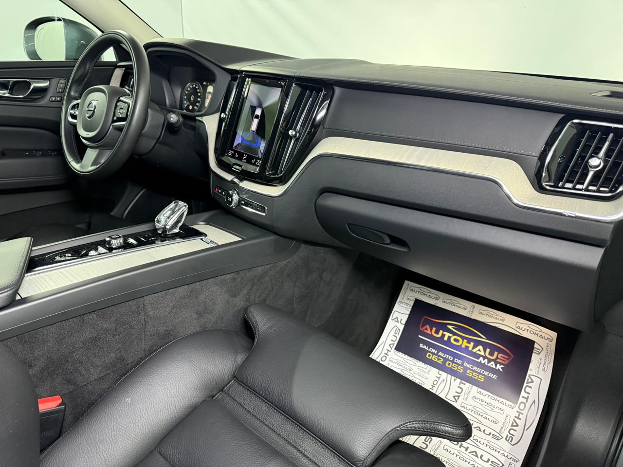 Volvo XC60 2017 - image Volvo XC60 2017 - image
