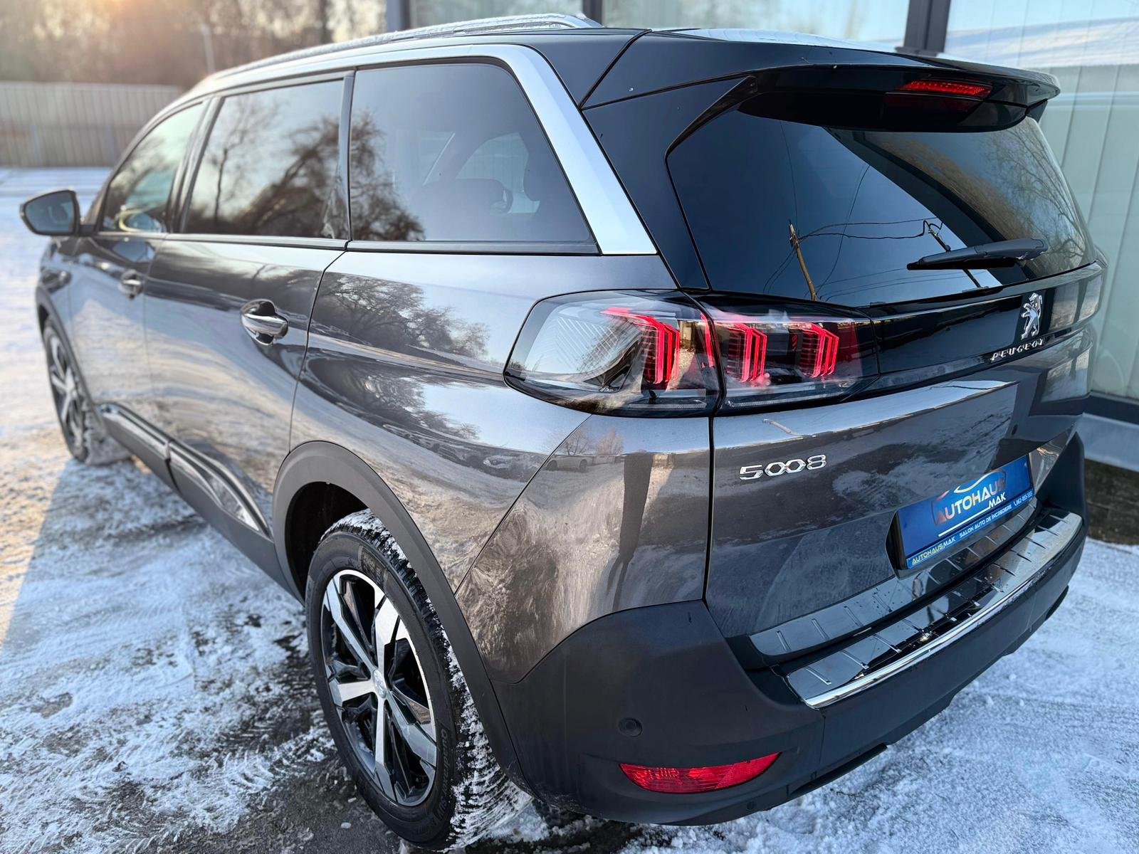 Peugeot 5008 II (2017 - ) image
