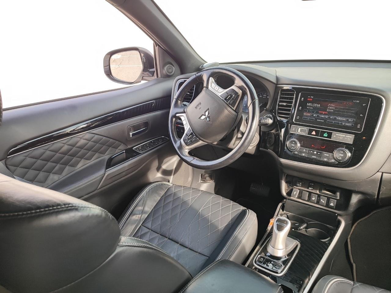 Mitsubishi Outlander PHEV I (2013 - 2018) image