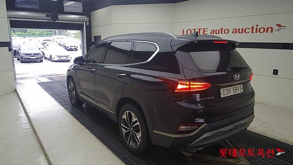 Hyundai Santa Fe IV (2018 - ) image