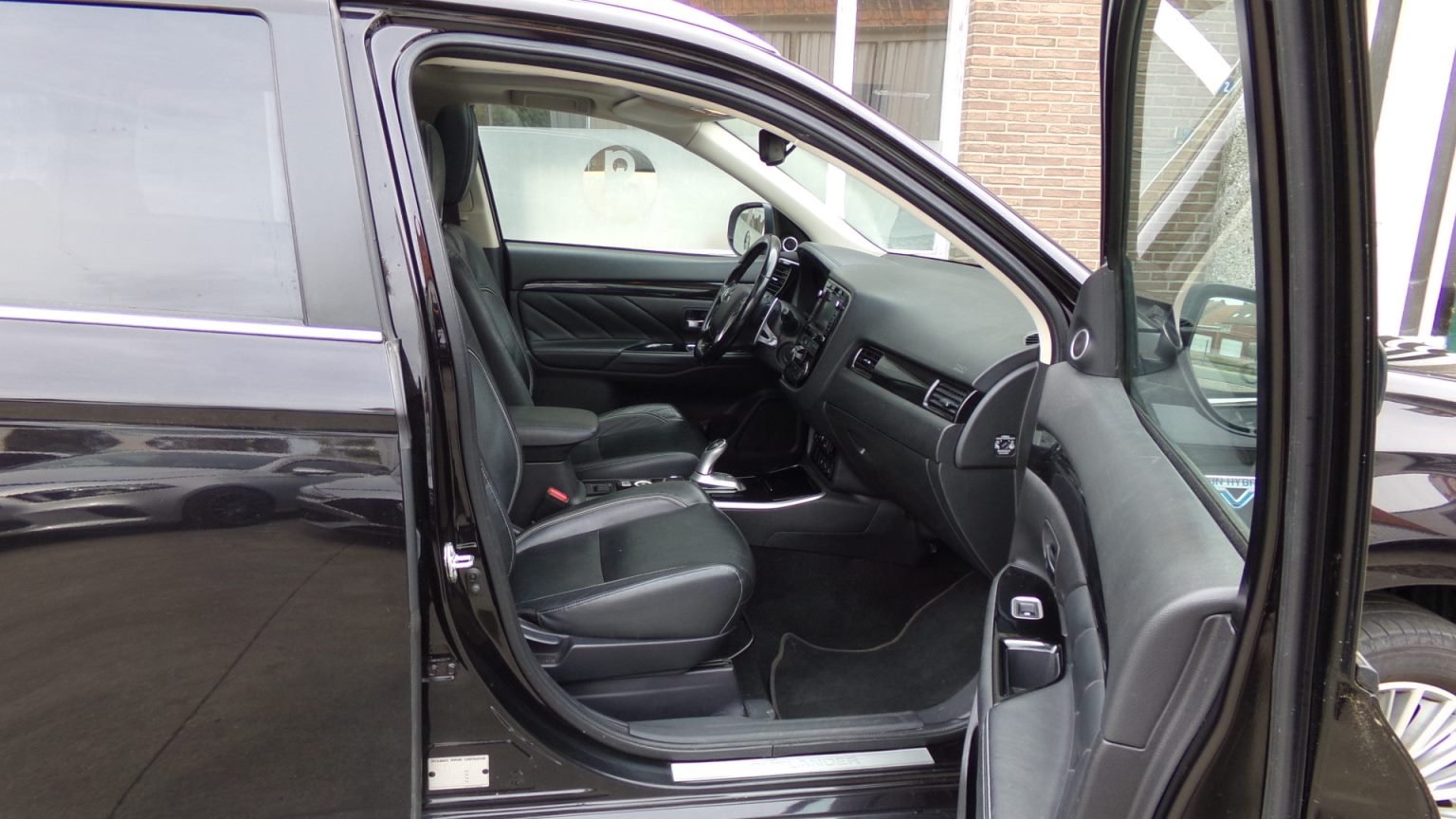 Mitsubishi Outlander III (2012 - 2021) image Mitsubishi Outlander III (2012 - 2021) image