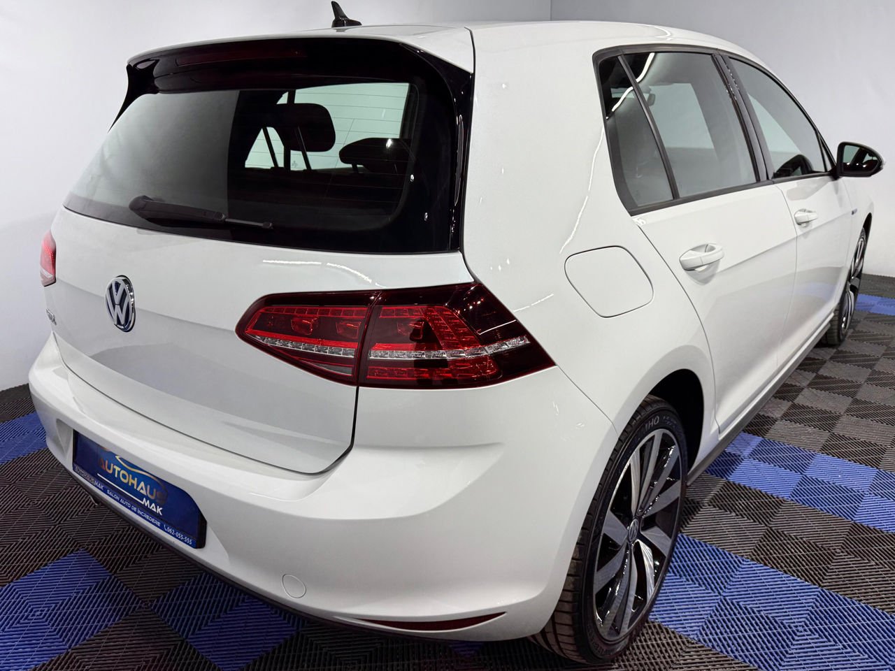 Volkswagen Golf VII (2012 - 2020) image Volkswagen Golf VII (2012 - 2020) image