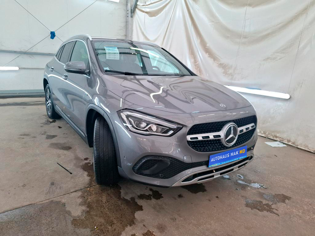 Mercedes-Benz GLA-Class H247 (2019 - ) image