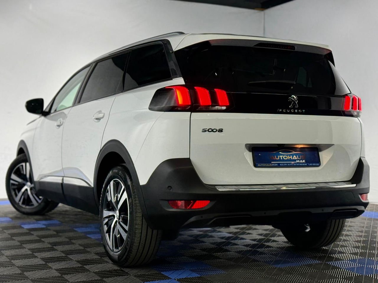 Peugeot 5008 II (2017 - ) image