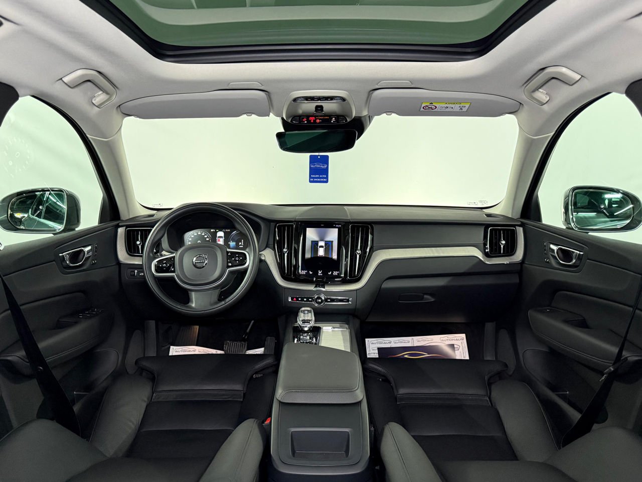 Volvo XC60 2017 - image Volvo XC60 2017 - image