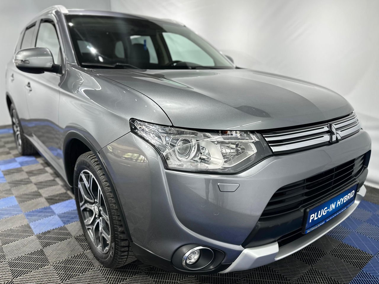 Mitsubishi Outlander III (2012 - 2021) image Mitsubishi Outlander III (2012 - 2021) image