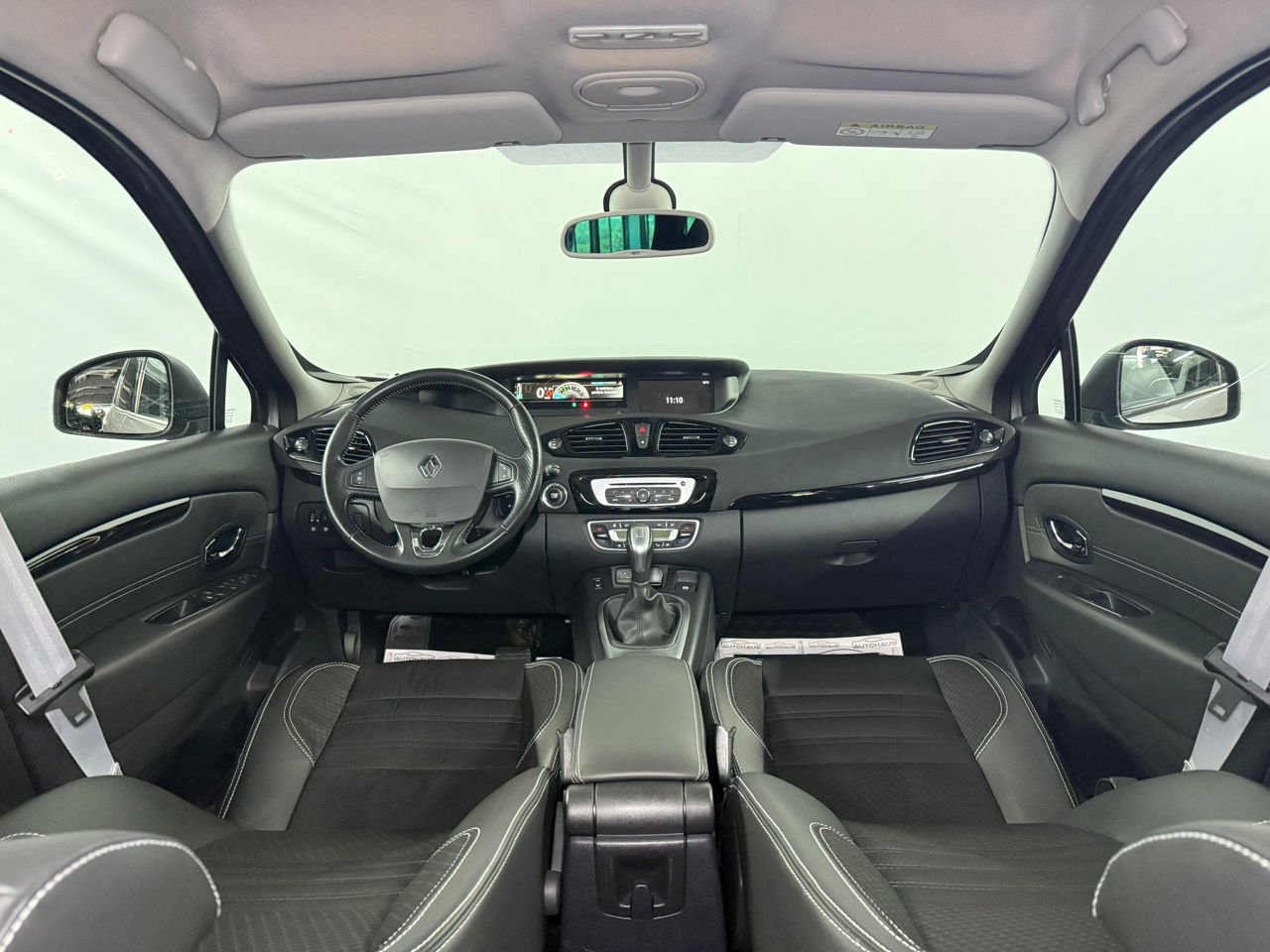 Renault Scenic III (2009 - 2016) image Renault Scenic III (2009 - 2016) image