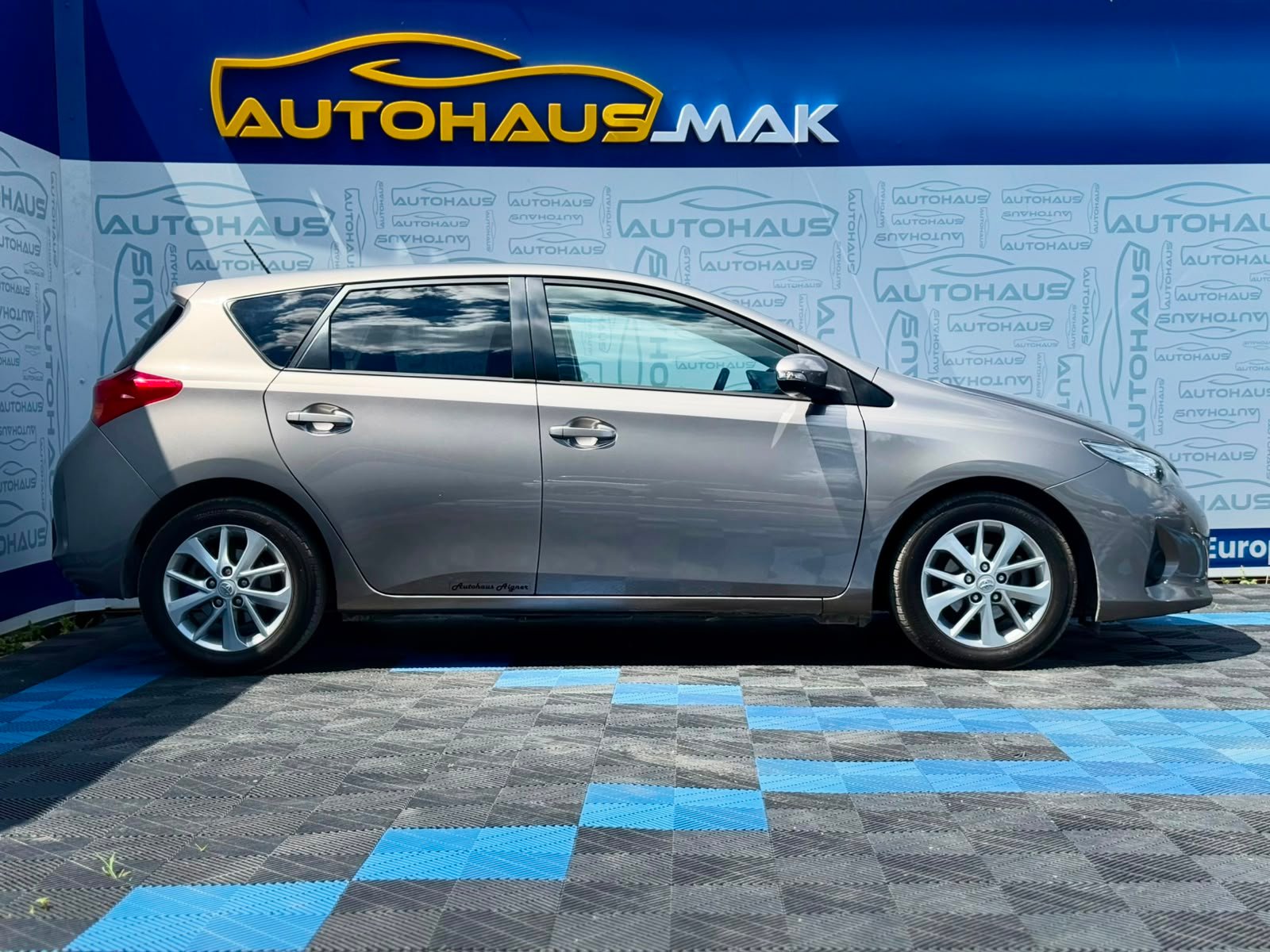 Toyota Auris 2012 - 2018 image