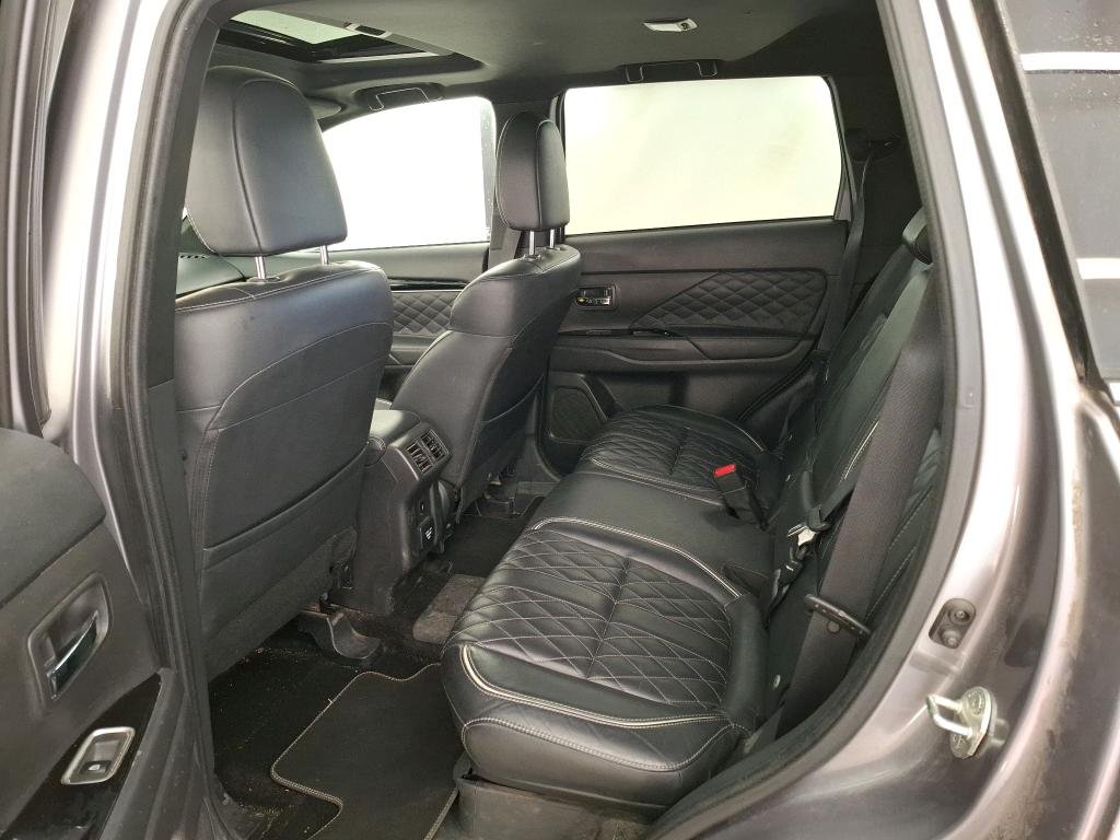 Mitsubishi Outlander III (2012 - 2021) image Mitsubishi Outlander III (2012 - 2021) image