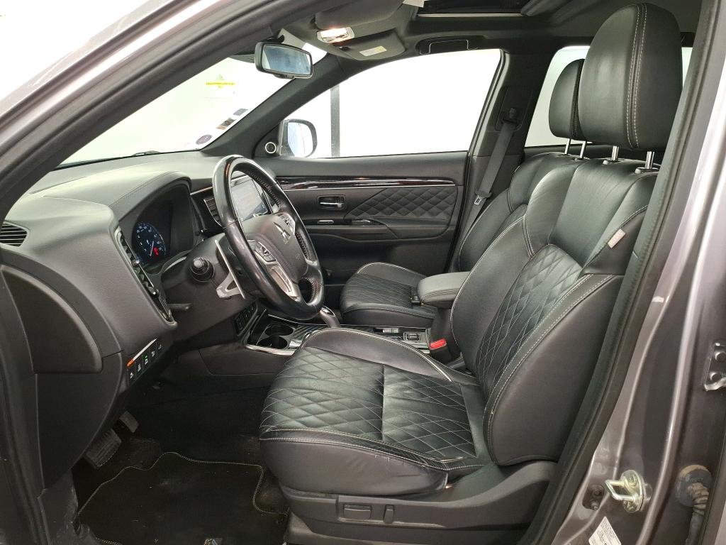 Mitsubishi Outlander III (2012 - 2021) image Mitsubishi Outlander III (2012 - 2021) image