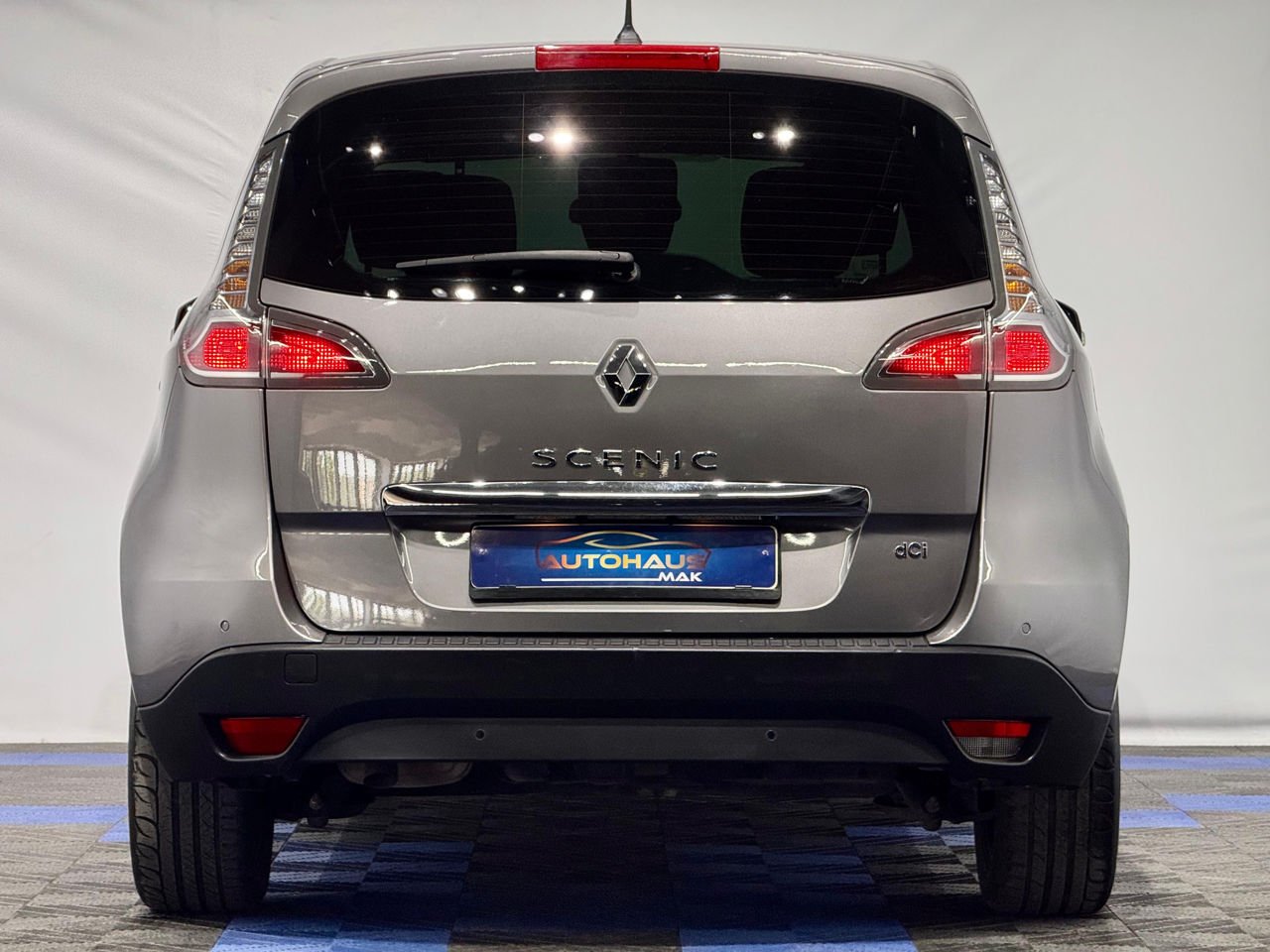 Renault Scenic III (2009 - 2016) image Renault Scenic III (2009 - 2016) image