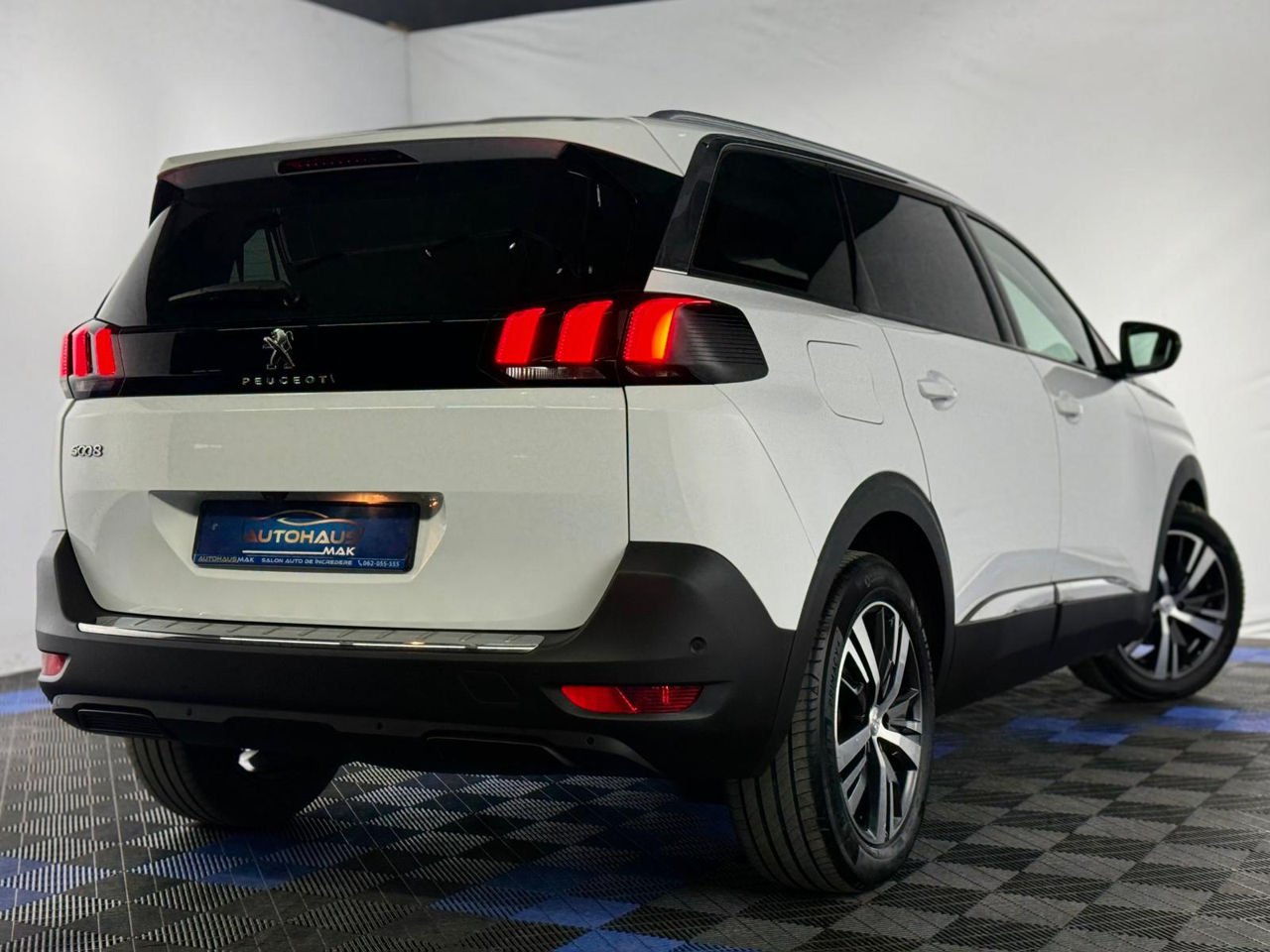 Peugeot 5008 II (2017 - ) image