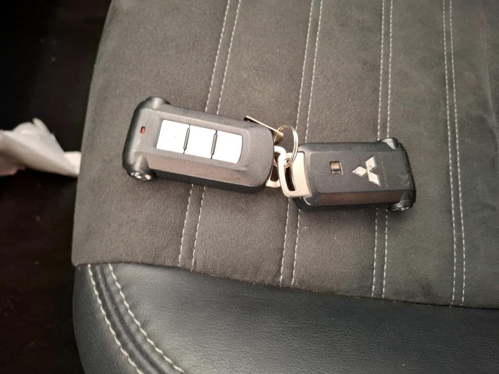 Mitsubishi Outlander III (2012 - 2021) image Mitsubishi Outlander III (2012 - 2021) image