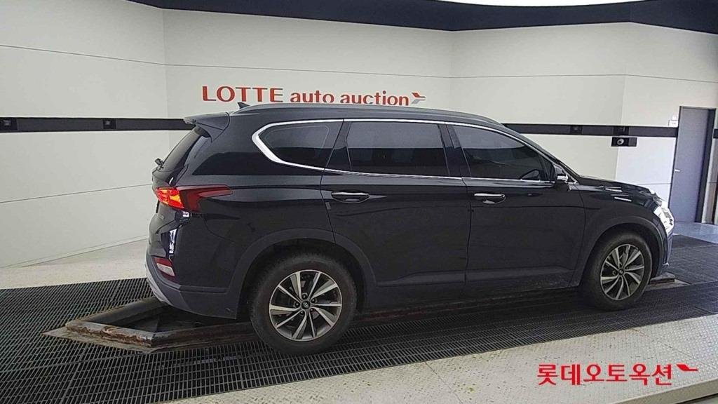 Hyundai Santa Fe IV (2018 - ) image