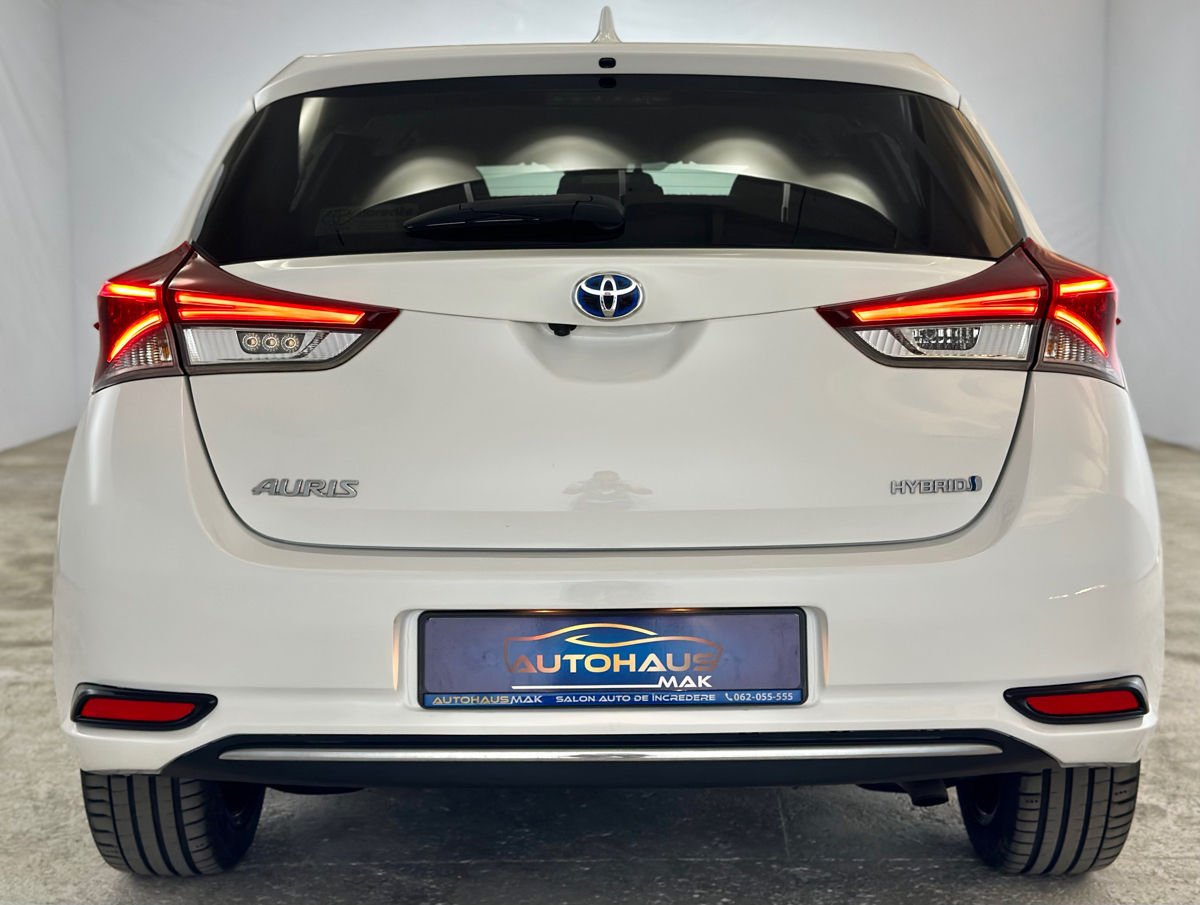 Toyota Auris 2012 - 2018 image