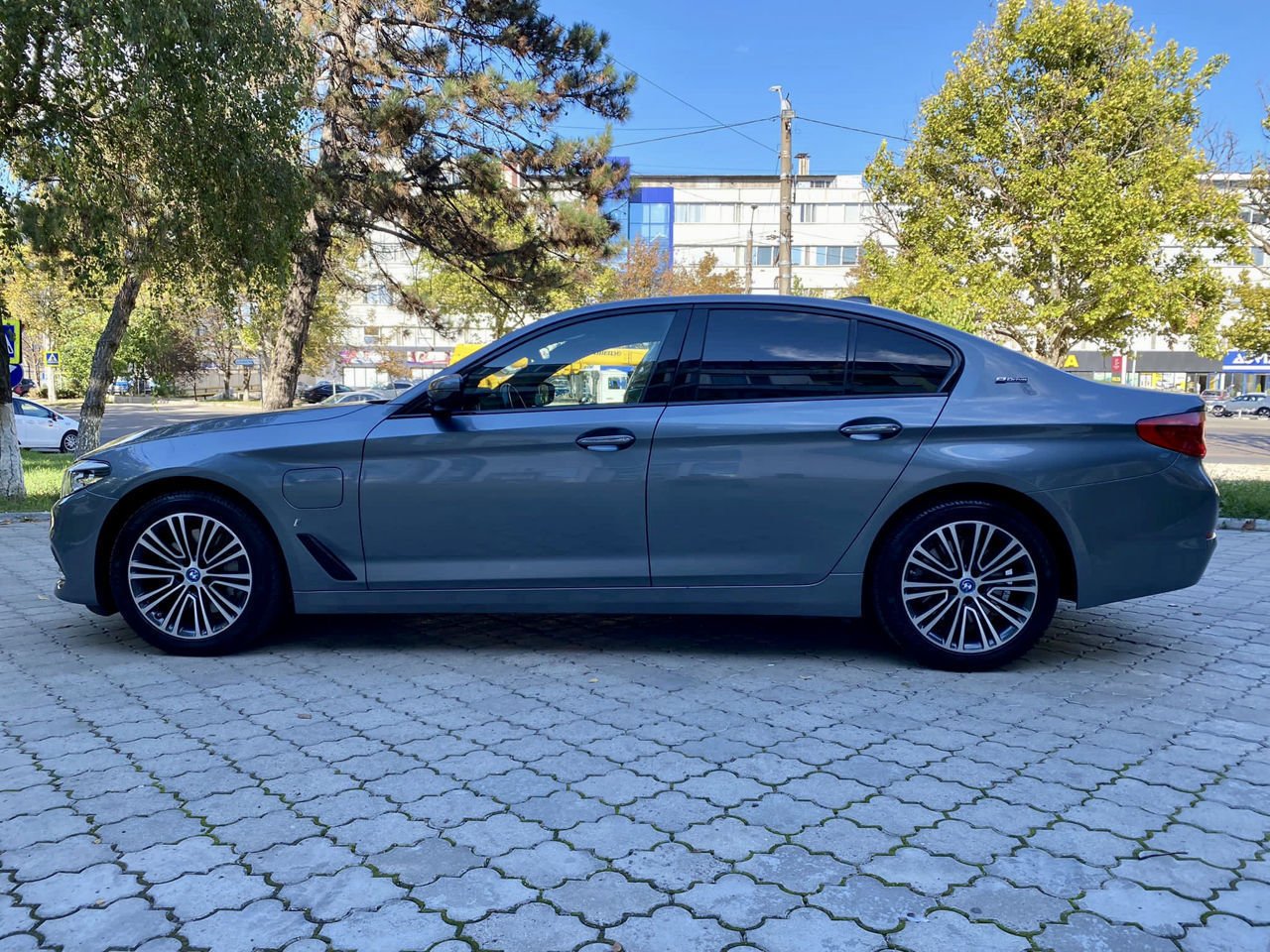 BMW 5 Series G30 (2017 - ) image BMW 5 Series G30 (2017 - ) image