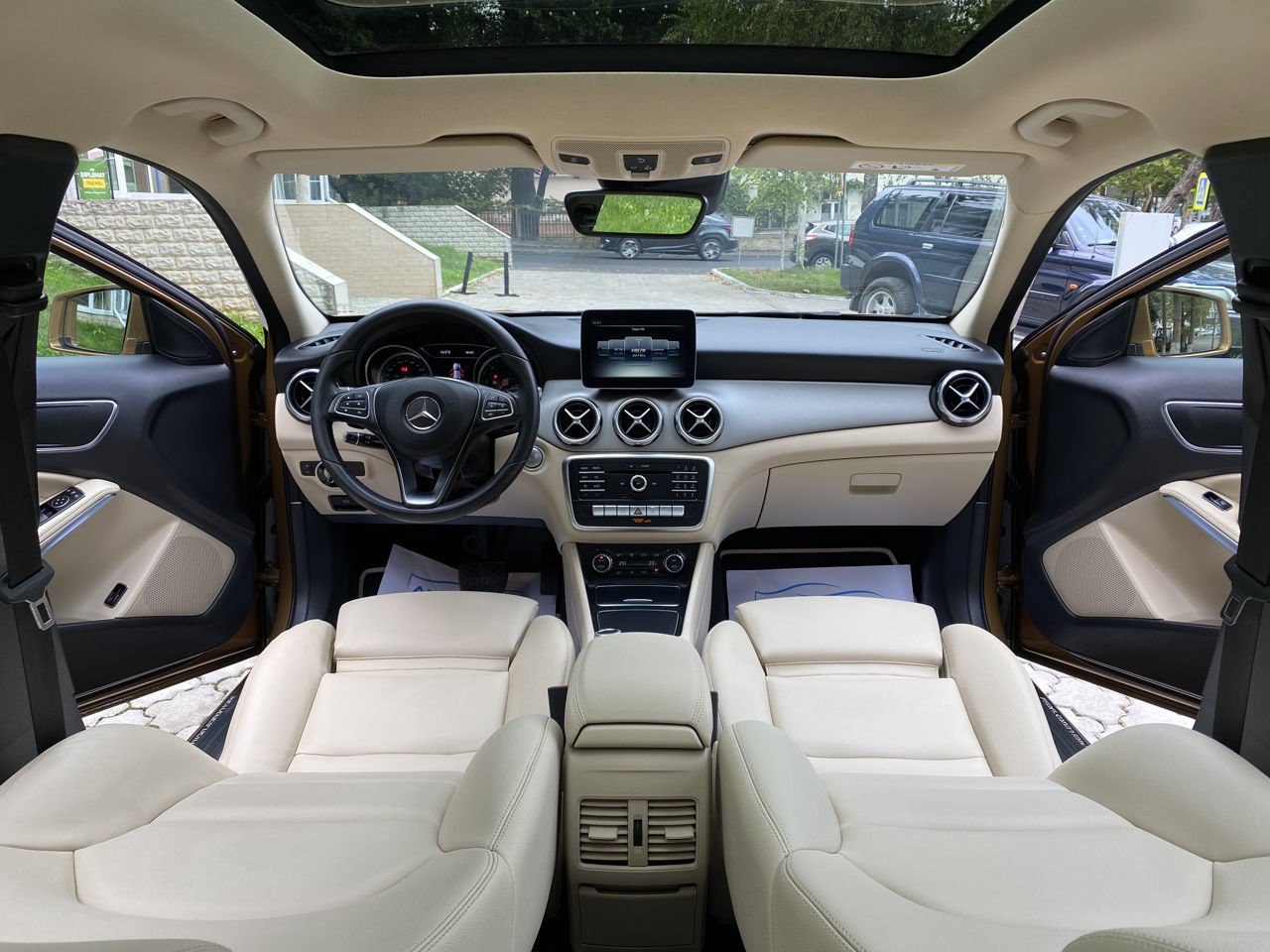 Mercedes-Benz GLA-Class X156 (2013 - 2019) image