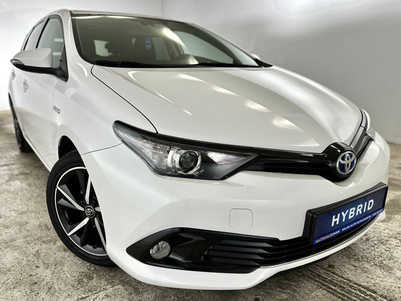 Toyota Auris 2012 - 2018 image