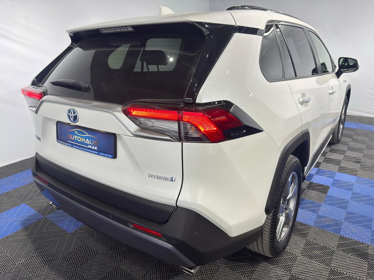 Toyota RAV4 2018 - image Toyota RAV4 2018 - image
