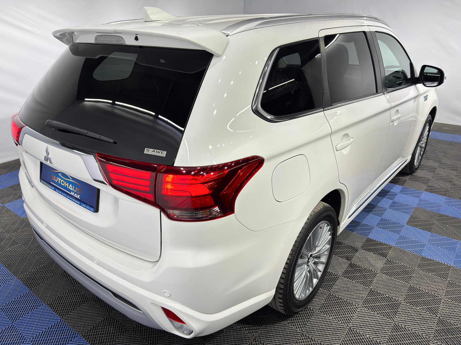 Mitsubishi Outlander III (2012 - 2021) image Mitsubishi Outlander III (2012 - 2021) image