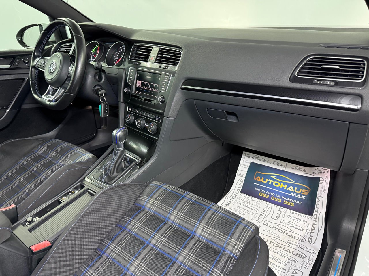 Volkswagen Golf VII (2012 - 2020) image Volkswagen Golf VII (2012 - 2020) image
