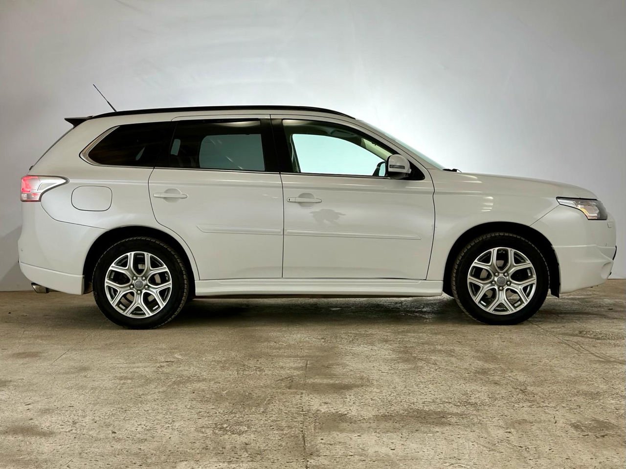 Mitsubishi Outlander III (2012 - 2021) image