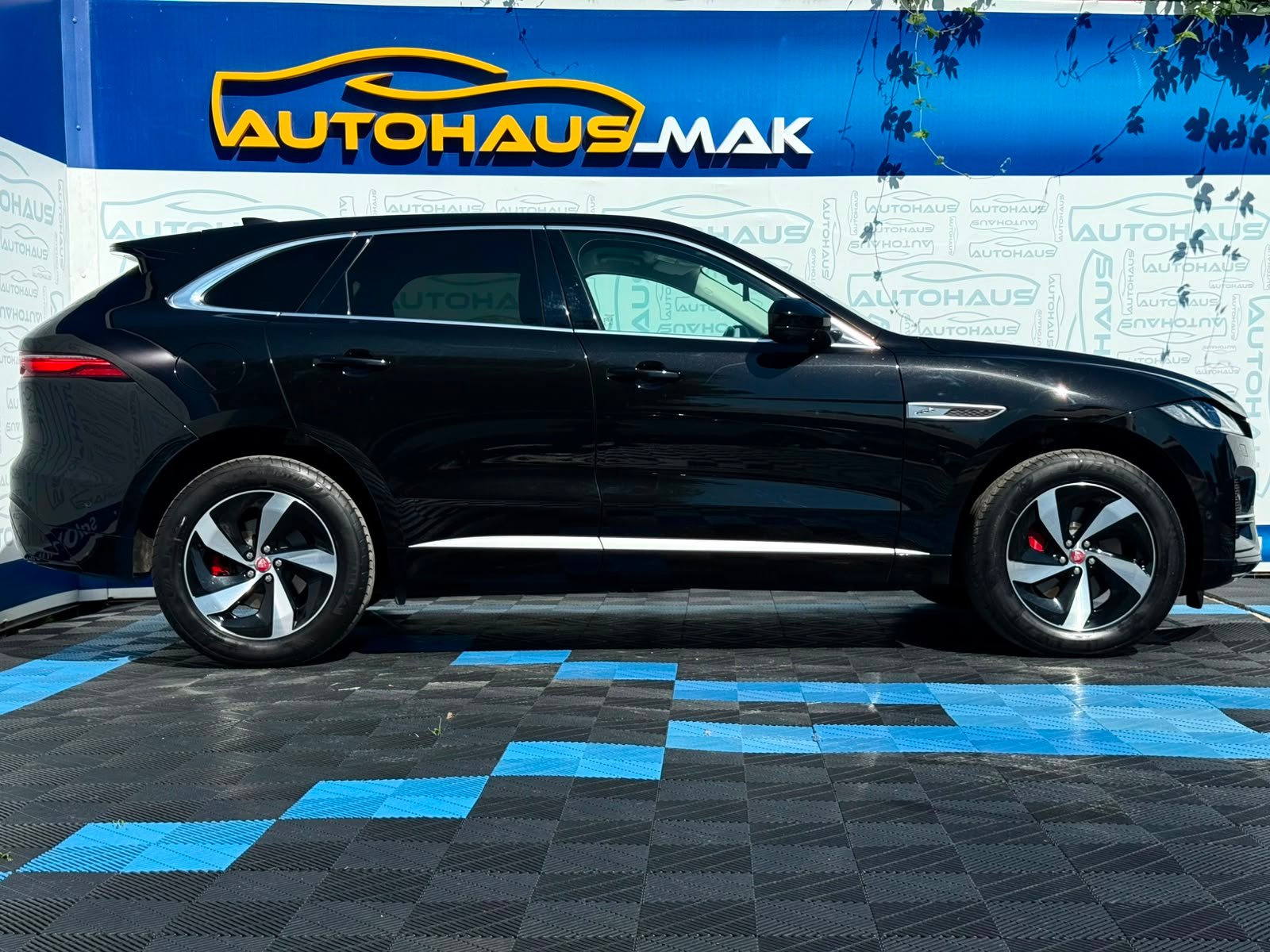 Jaguar F-PACE I (2015 - ) image