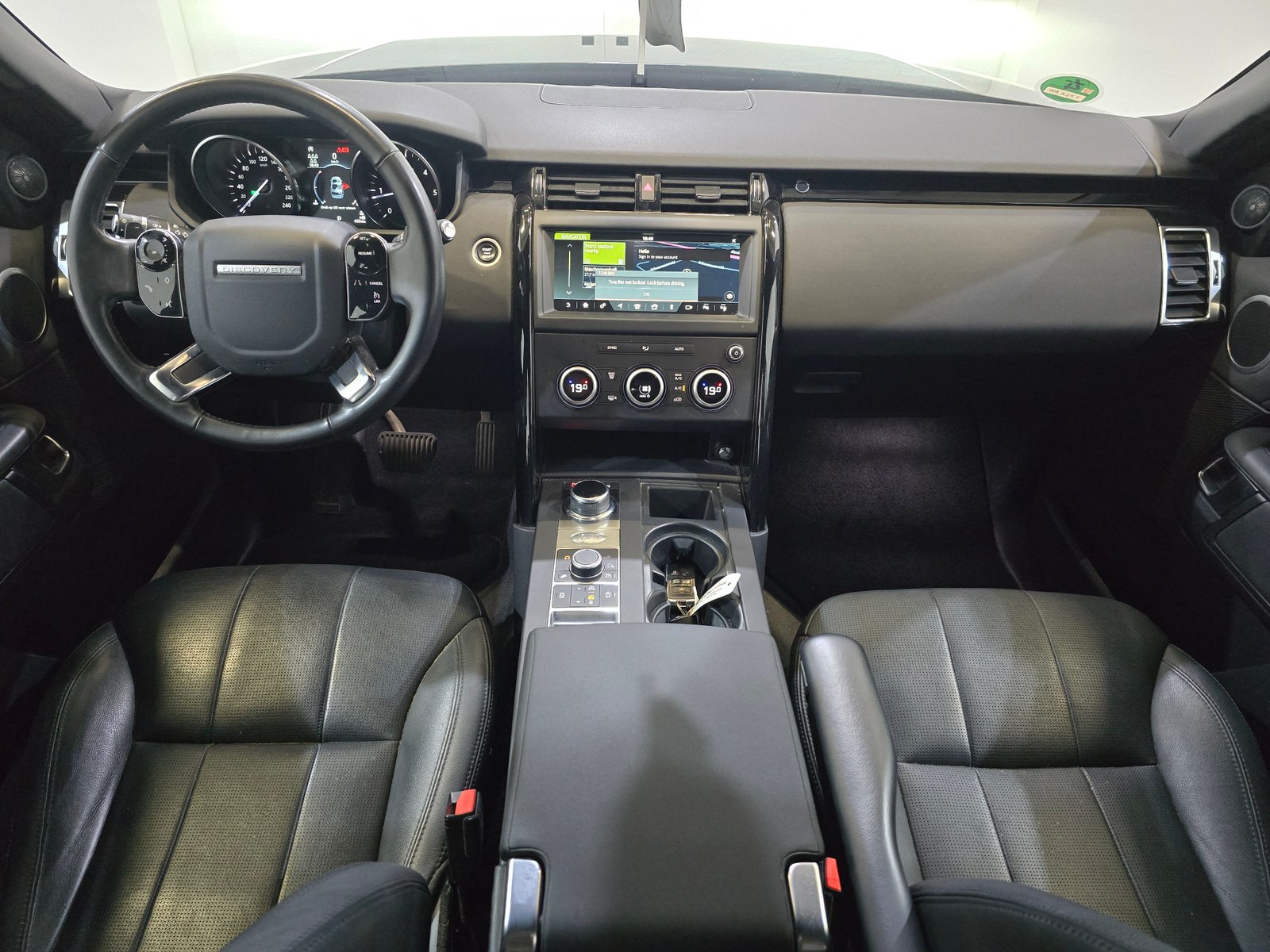 Land Rover Discovery V (2017 - ) image