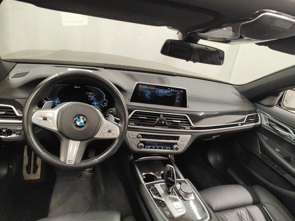 BMW 7 Series G11/G12 (2015 - ) image